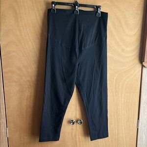 Old Navy Maternity Legging Capris